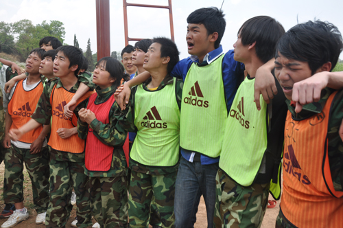 军训系列报道二:团结一心,增强凝聚力(拓展篇)