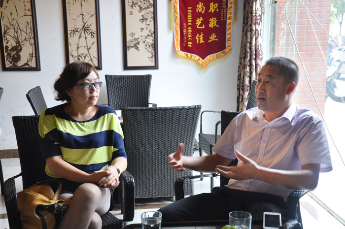 学院领导与居立方负责人进行交流