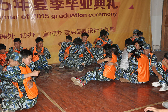 云南新华2015秋季新生拓展训练拉开帷幕